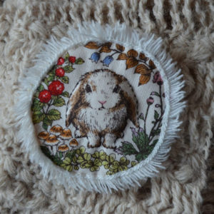 broche lapin blanc