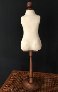 mannequin de poupée dos