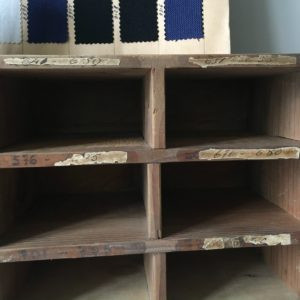 casiers bois brut ancien détail