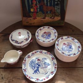 dinette ancienne chaperon rouge