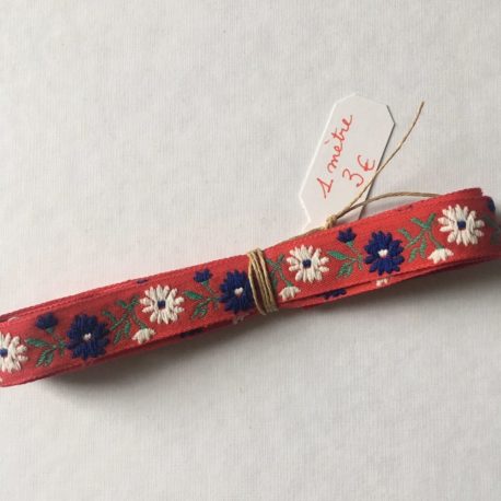 folk fleur rouge