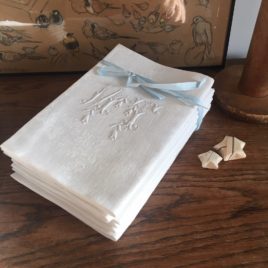 serviettes anciennes monogramme MT