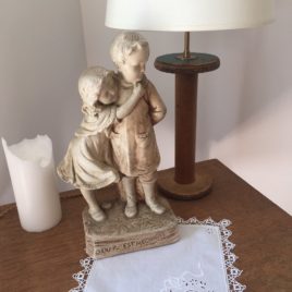 statue platre enfants