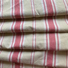 matelas rayé rouge