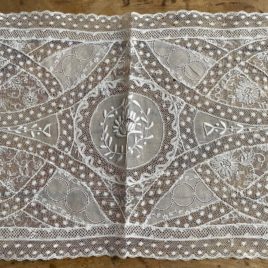 linon et dentelle