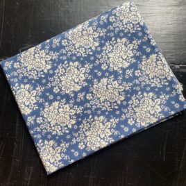 Petites roses blanches