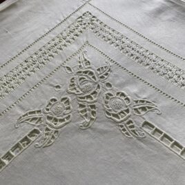 Absinthe drap lin brodé