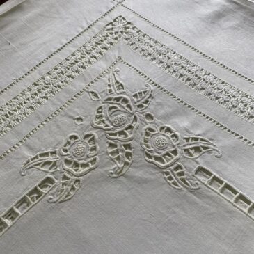 Absinthe drap lin brodé